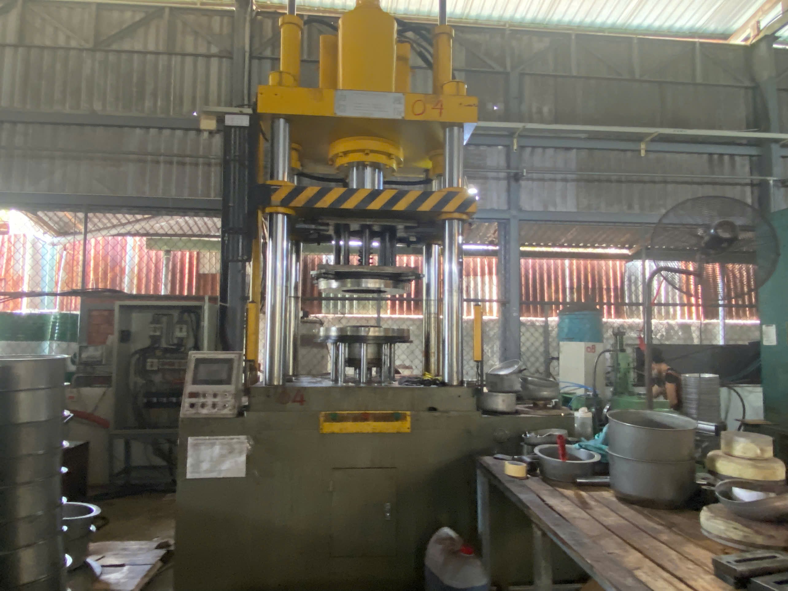 Hydraulic press 4